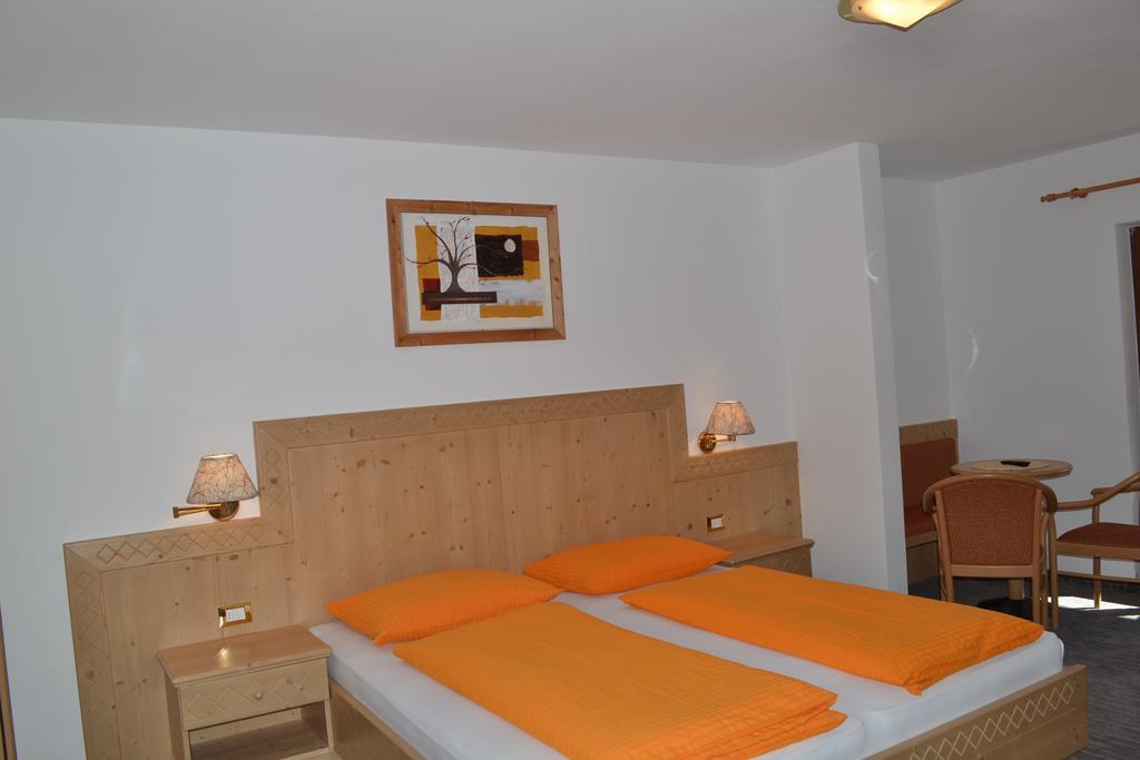 Alpshotel Bergland Pfelders Εξωτερικό φωτογραφία