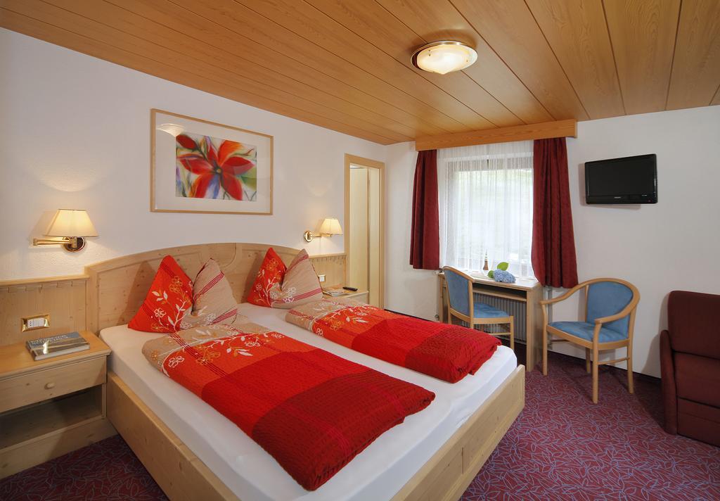 Alpshotel Bergland Pfelders Εξωτερικό φωτογραφία